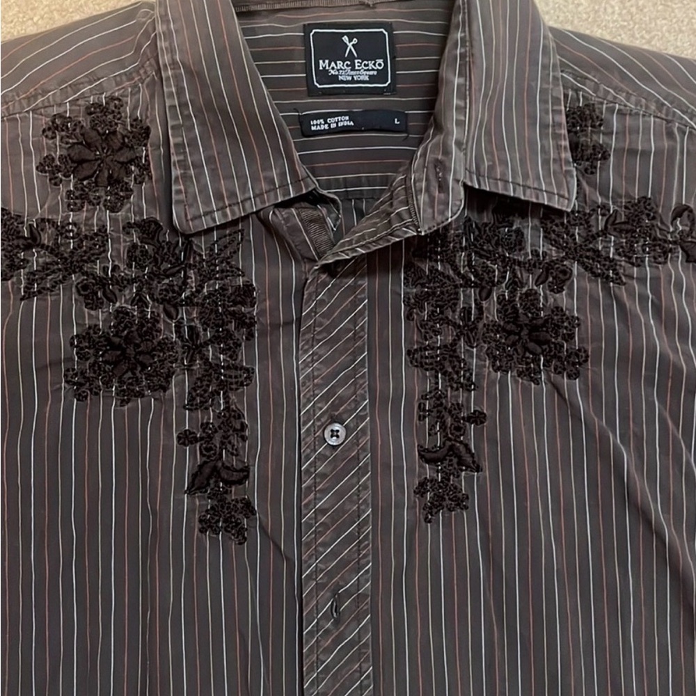Marc Ecko Cut & Sew Embroidered Brown Button Up Shirt.  Sz - Picture 2 of 10